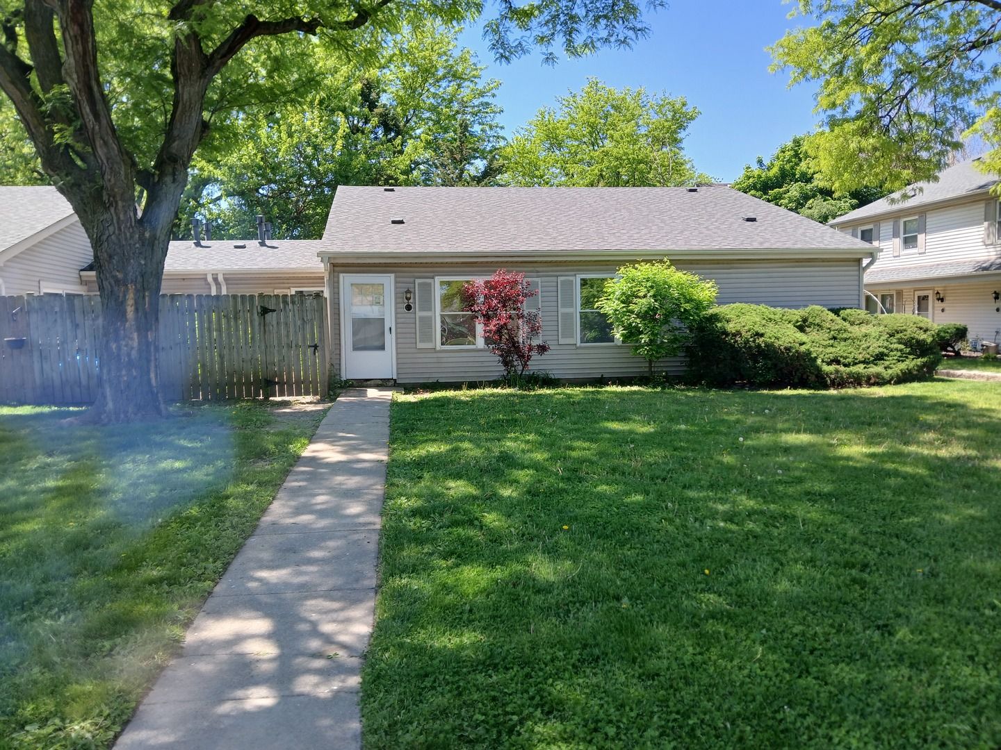 12 Fernwood Drive #O — Bolingbrook, IL 60440
