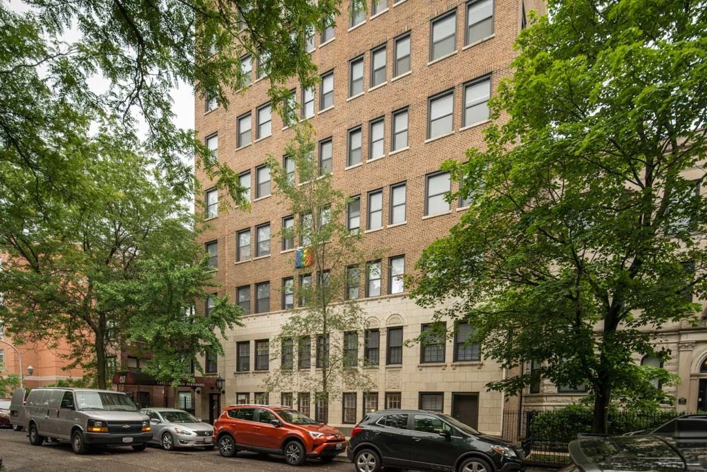 817 Lakeside Place, Chicago, IL 60640
