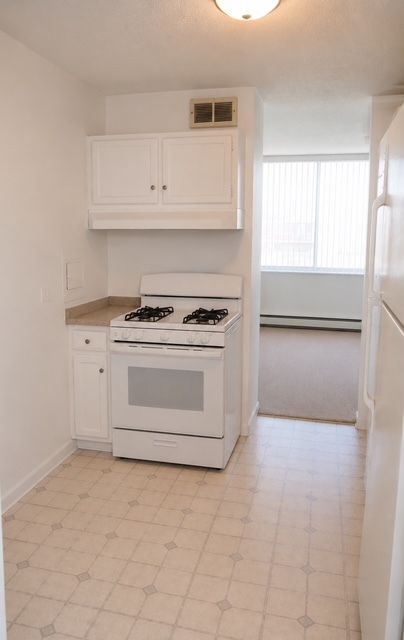 2200 S Stewart Avenue #4B, Lombard, IL 60148