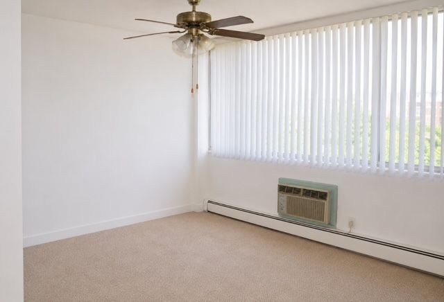 2200 S Stewart Avenue #4B, Lombard, IL 60148