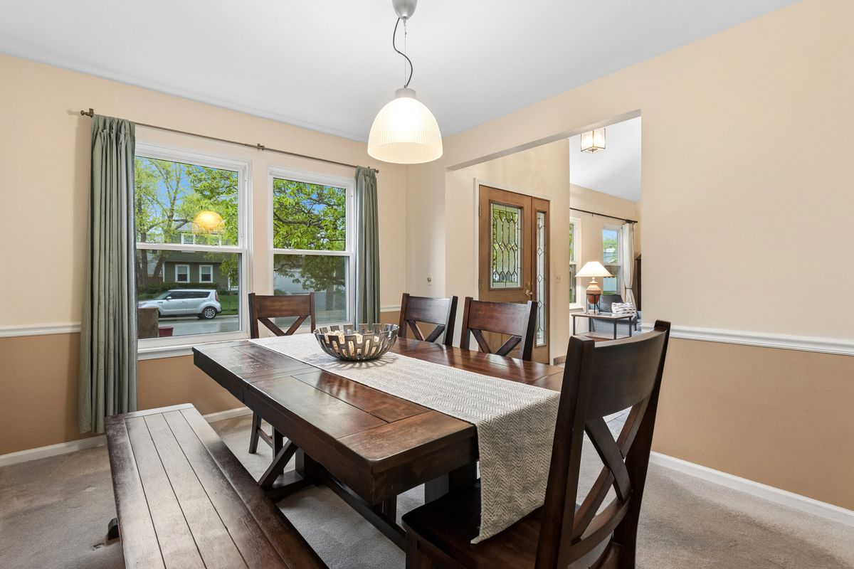 1010 Pembridge Road, Lake Zurich, IL 60047