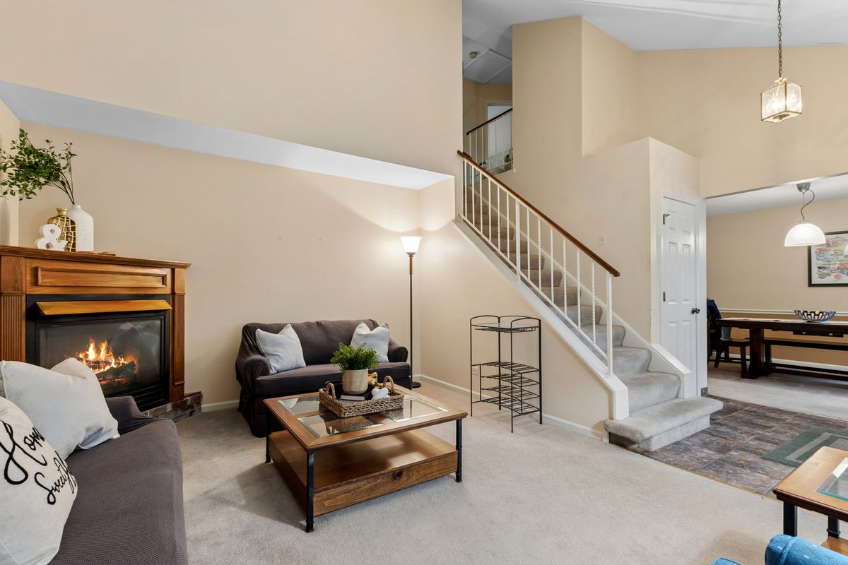 1010 Pembridge Road, Lake Zurich, IL 60047