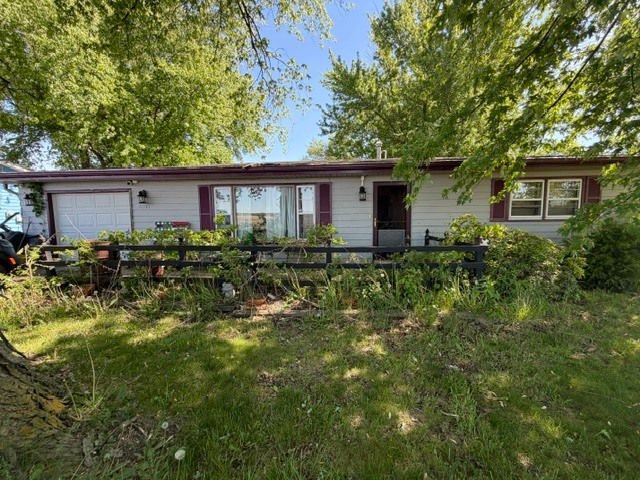 11141 E Fisher Road, Rochelle, IL 61068