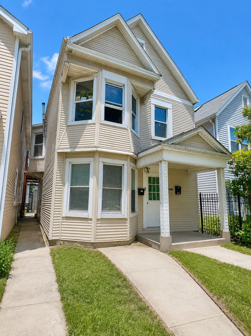 3709 Palmer Street, Chicago, IL 60647