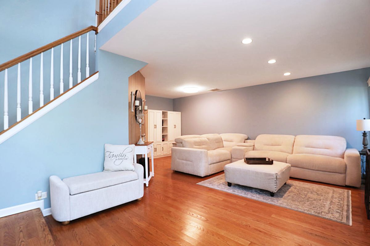 1259 Old Mill Lane, Elk Grove Village, IL 60007