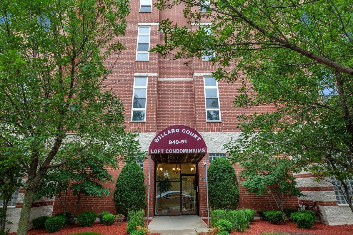 949 Willard Court, Chicago, IL 60642