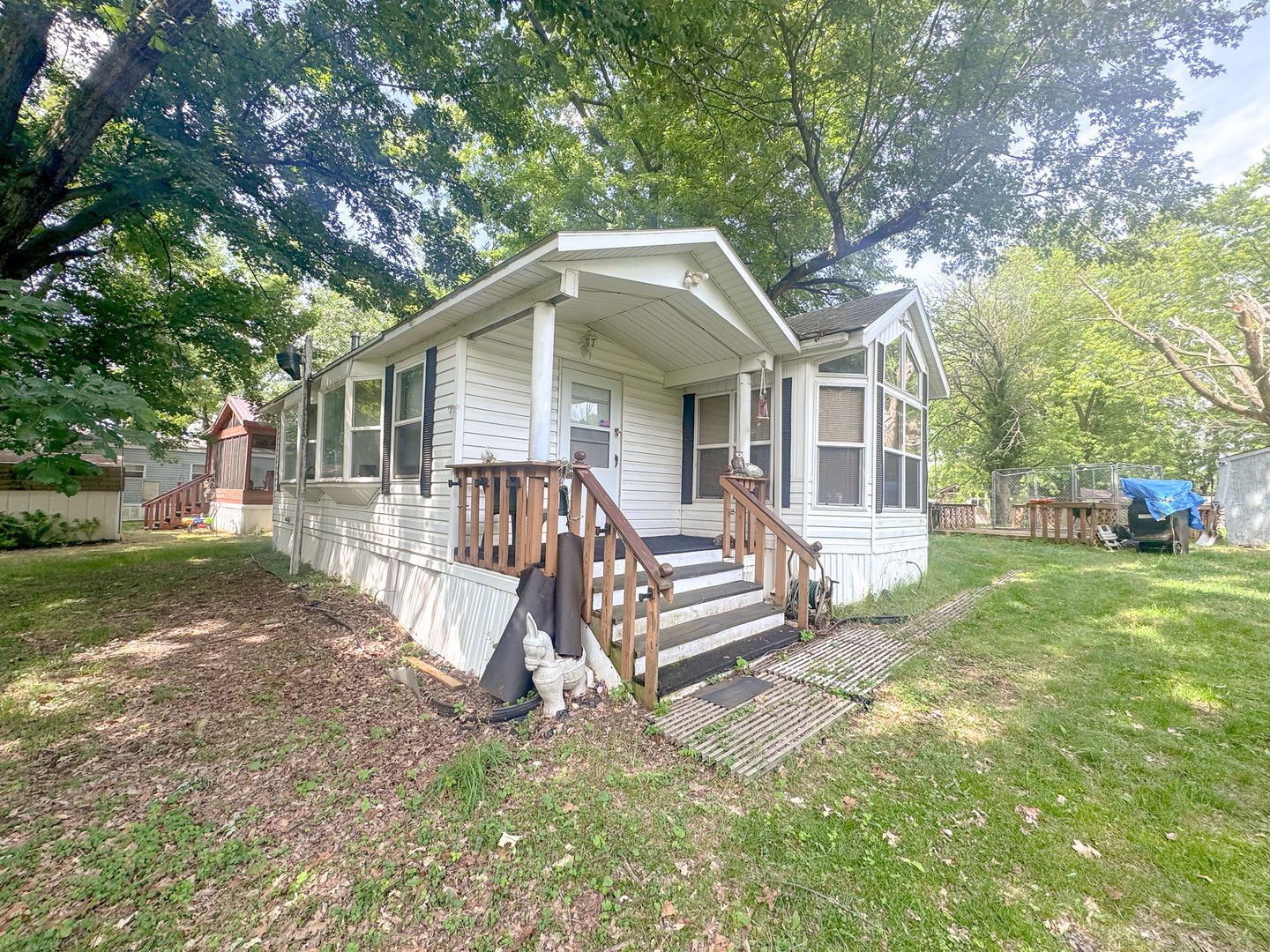 24/99 Woodhaven — Sublette, IL 61367