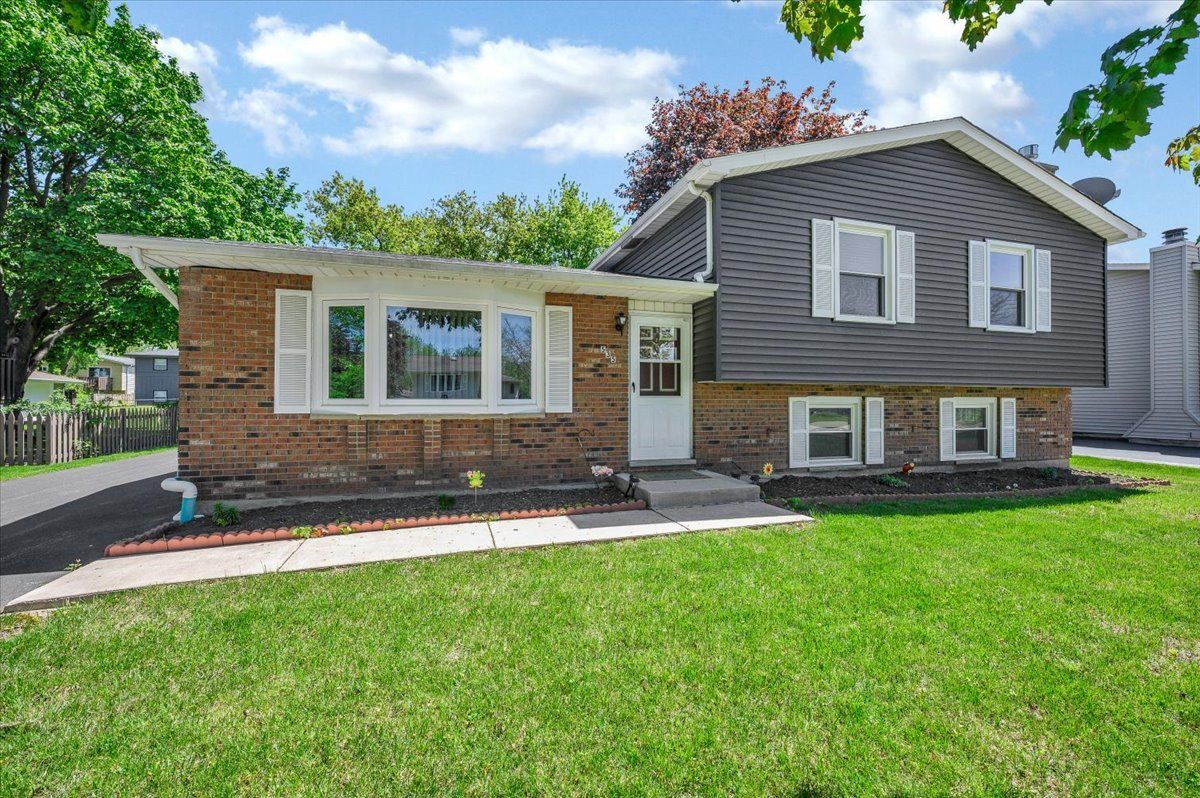 535 Garnett Avenue — Winthrop Harbor, IL 60096