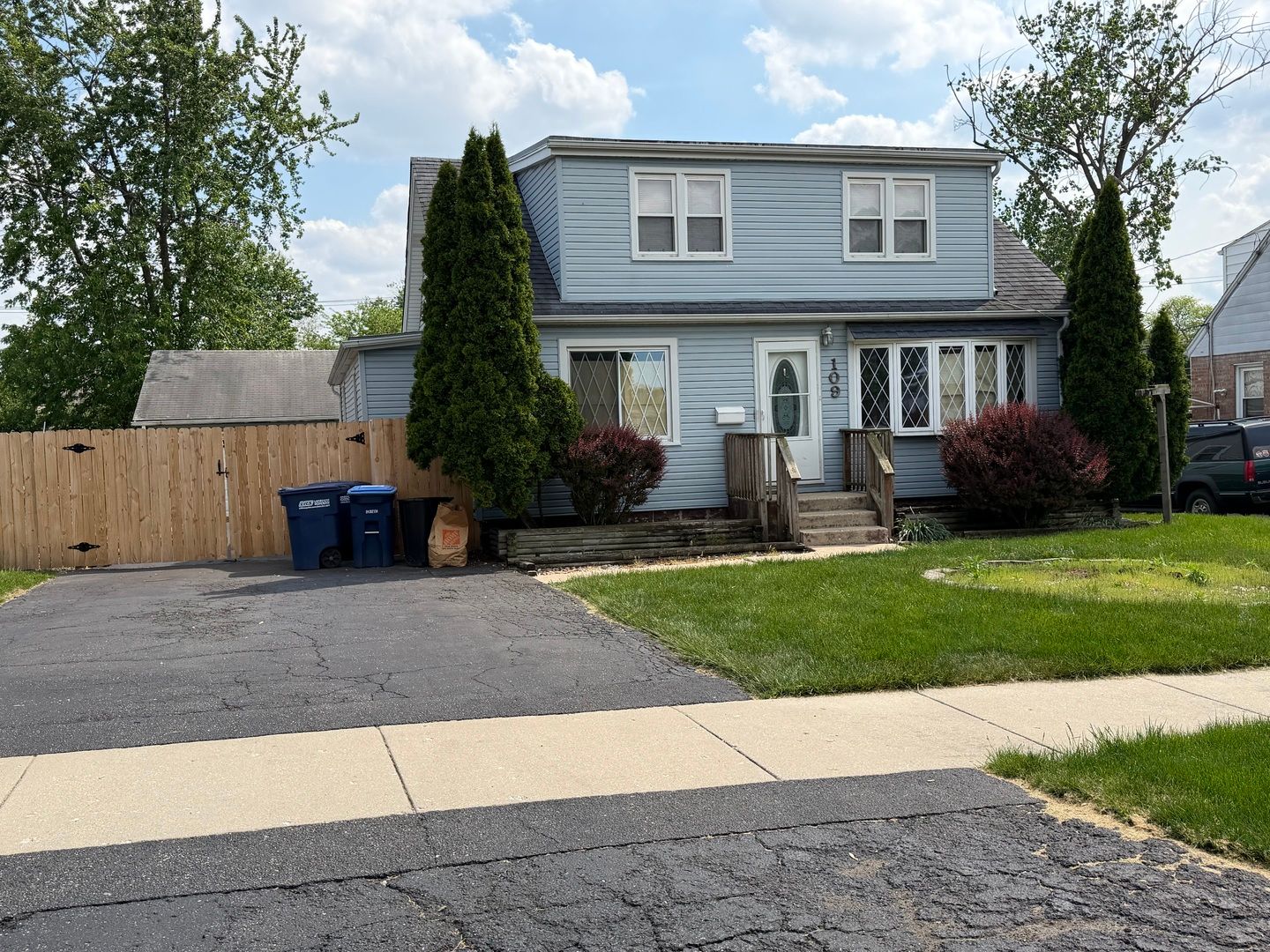 109 Village Drive N — Northlake, IL 60164
