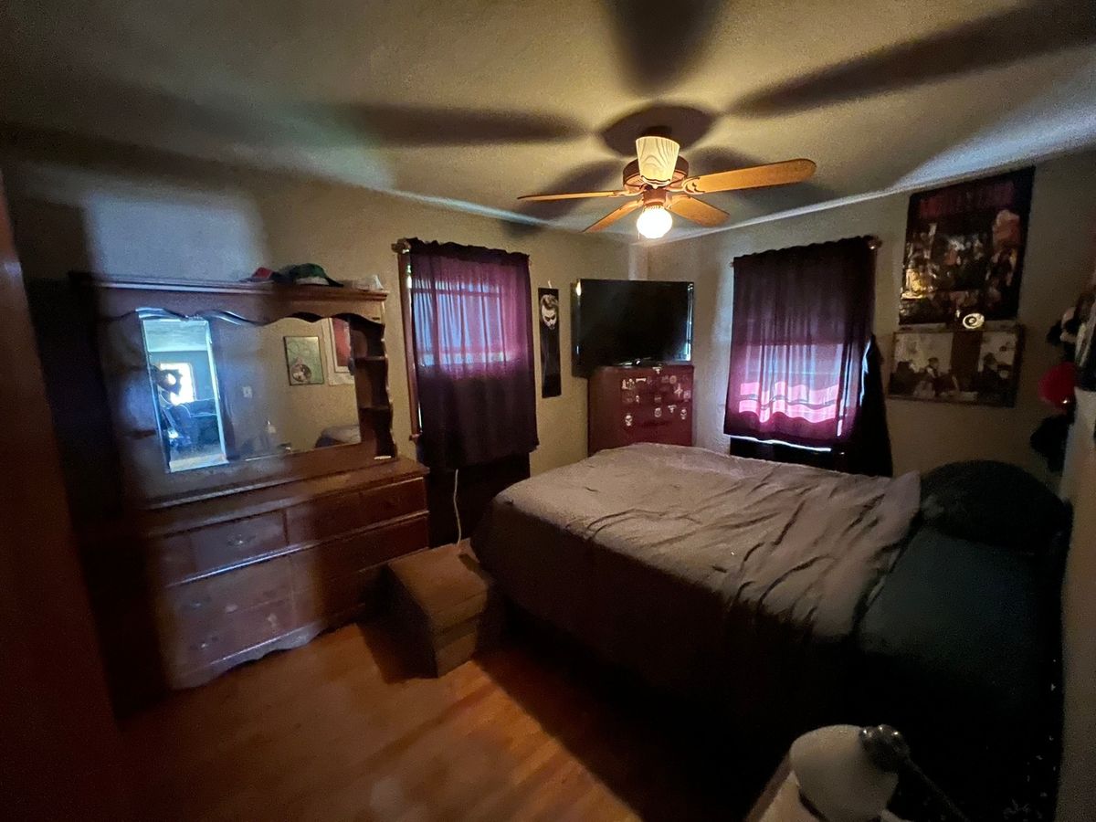 555 Elsie Avenue, Crest Hill, IL 60403