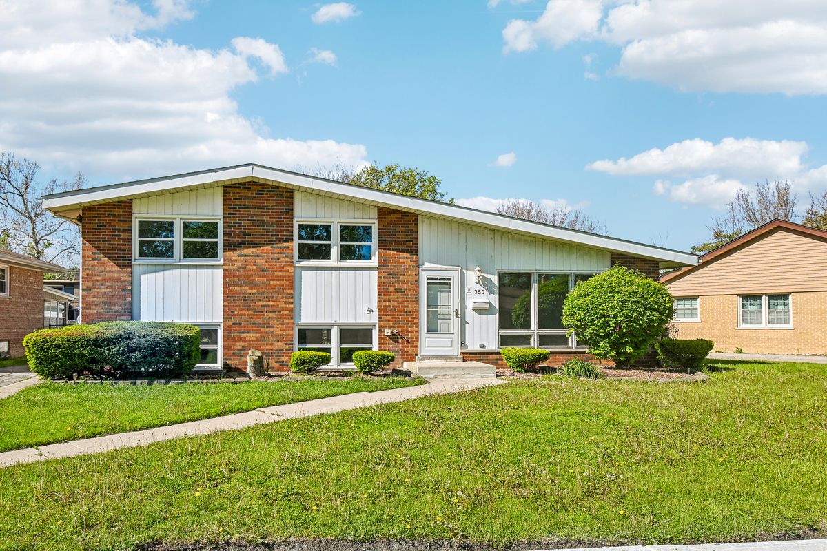 350 Carey Court SE, Chicago Heights, IL 60411