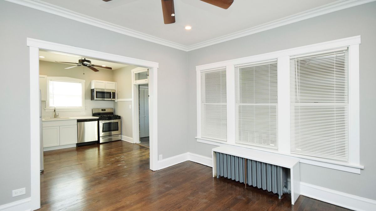 4821 W Cornelia Avenue, Chicago, IL 60641