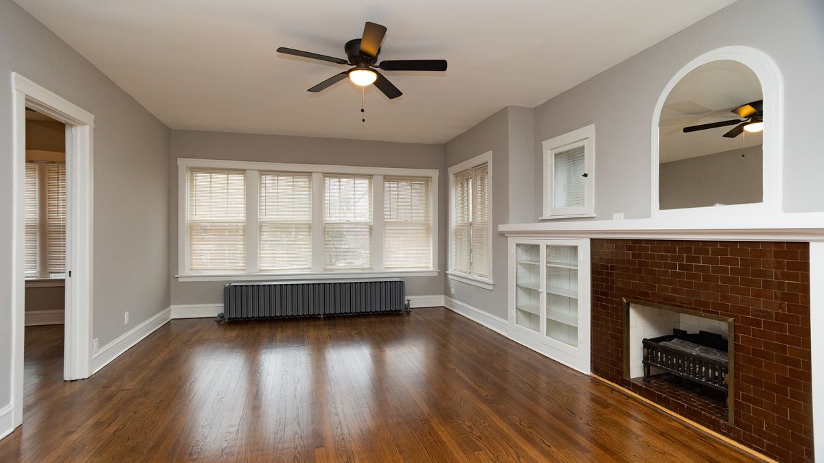 4821 W Cornelia Avenue, Chicago, IL 60641