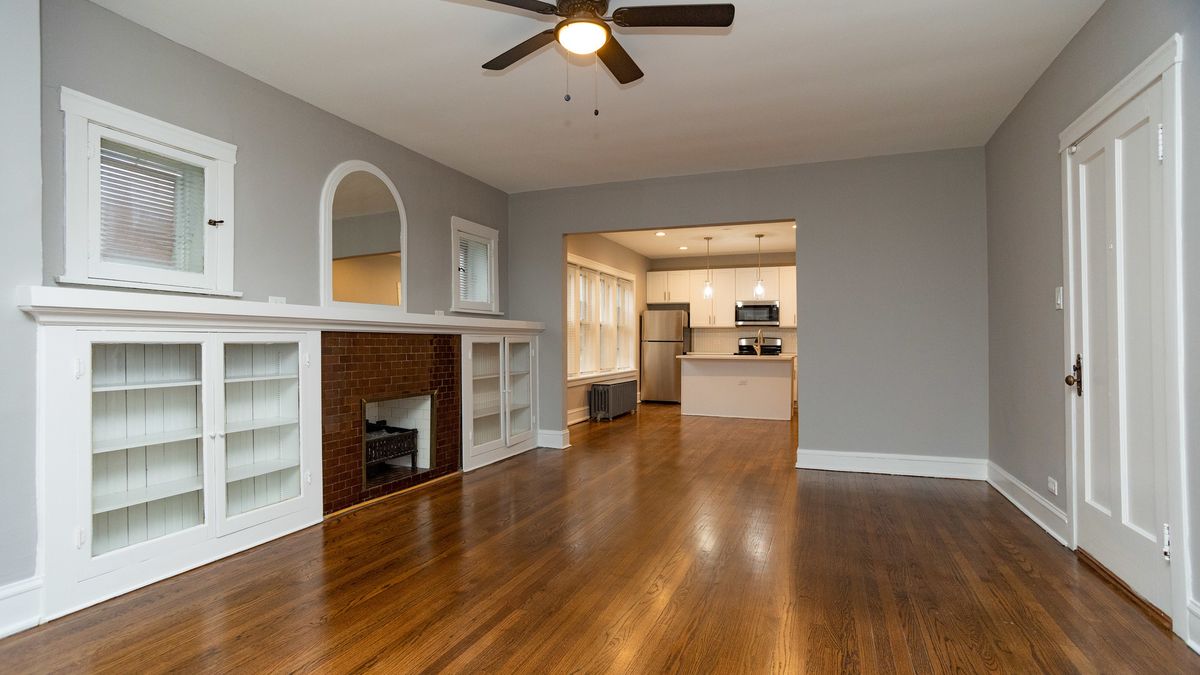 4821 W Cornelia Avenue, Chicago, IL 60641