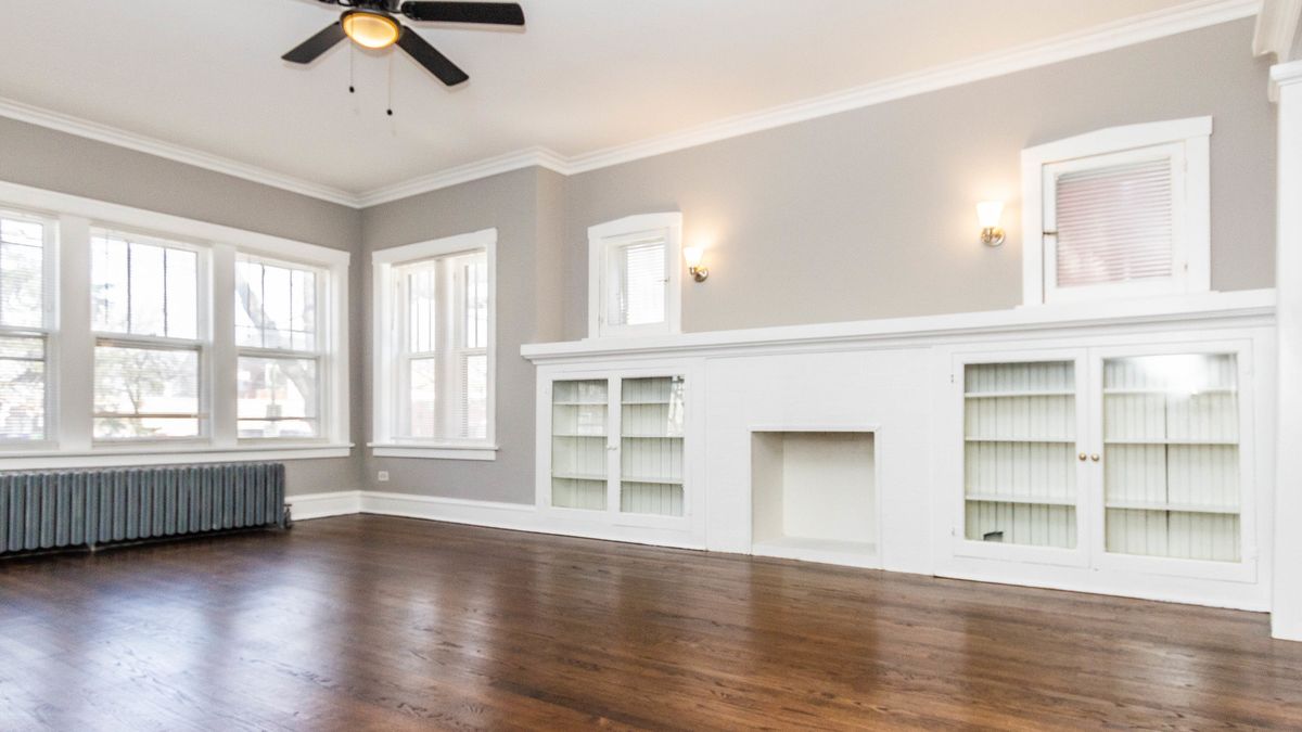 4821 W Cornelia Avenue, Chicago, IL 60641