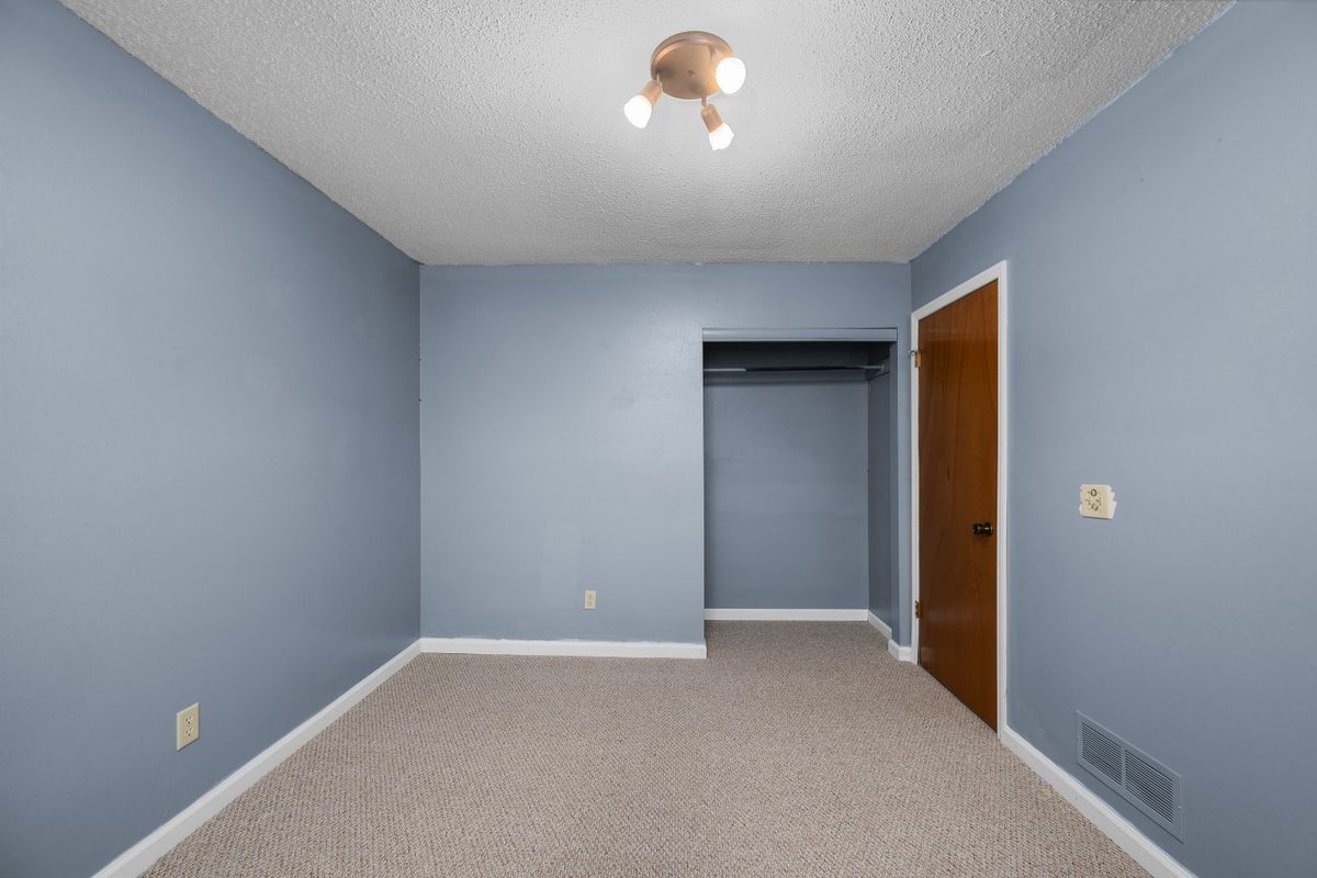 301 30th Avenue W, Milan, IL 61264