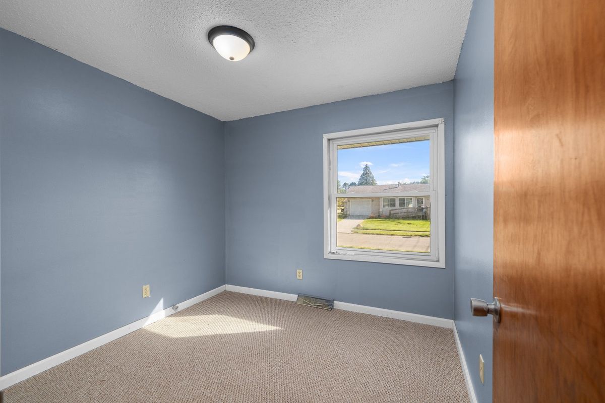 301 30th Avenue W, Milan, IL 61264