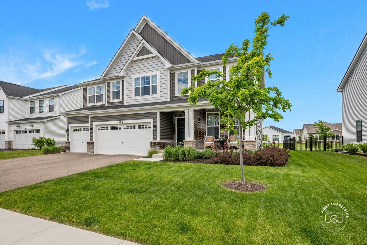 115 Piper Glen Avenue — Oswego, IL 60543