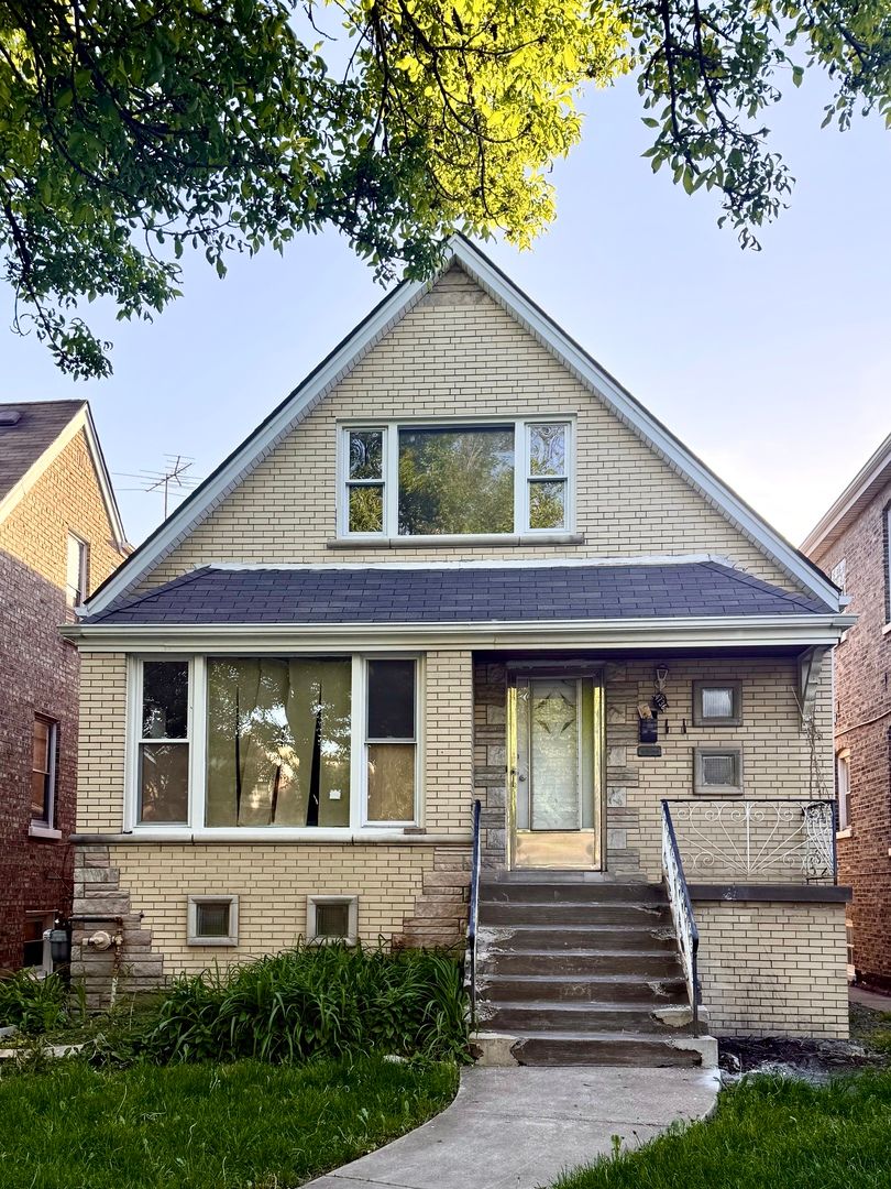 4736 S Tripp Avenue #2 — Chicago, IL 60632