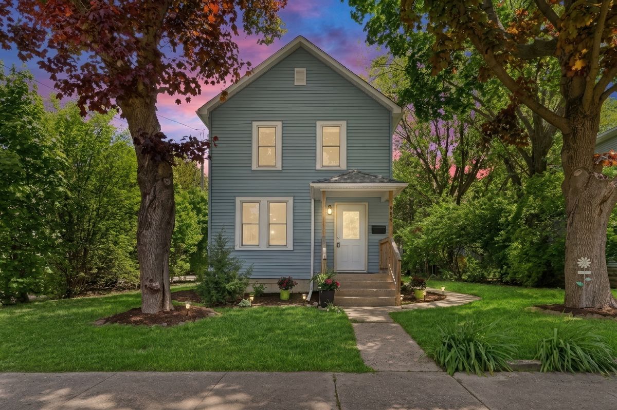 989 Victoria Street, Antioch, IL 60002