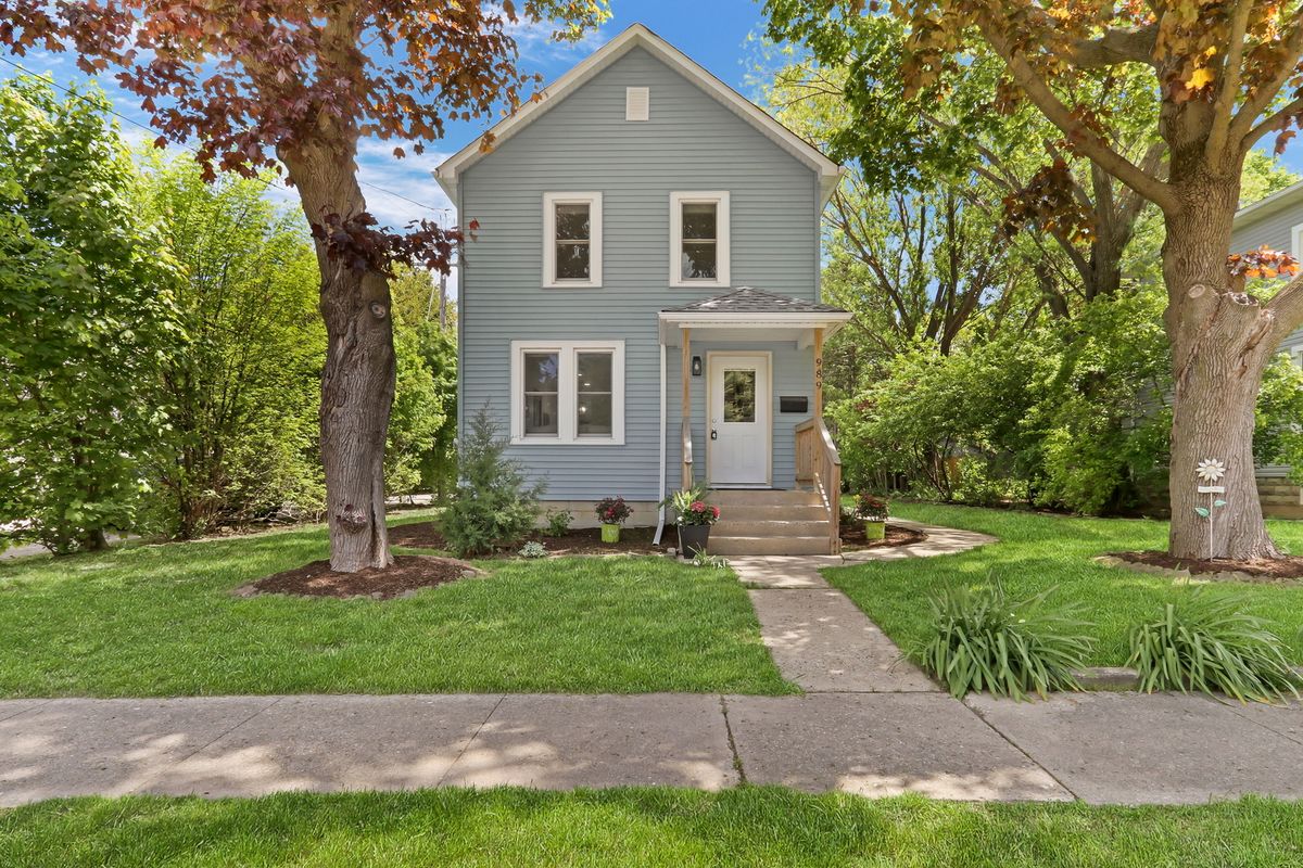 989 Victoria Street, Antioch, IL 60002