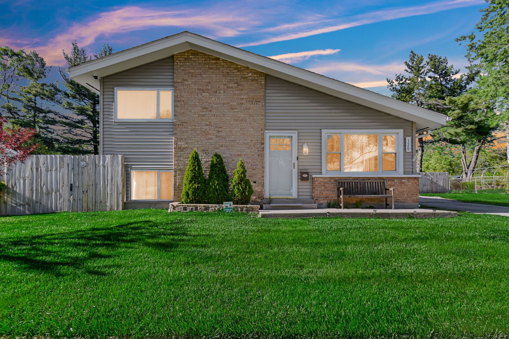 120 Westwood Drive — Park Forest, IL 60466
