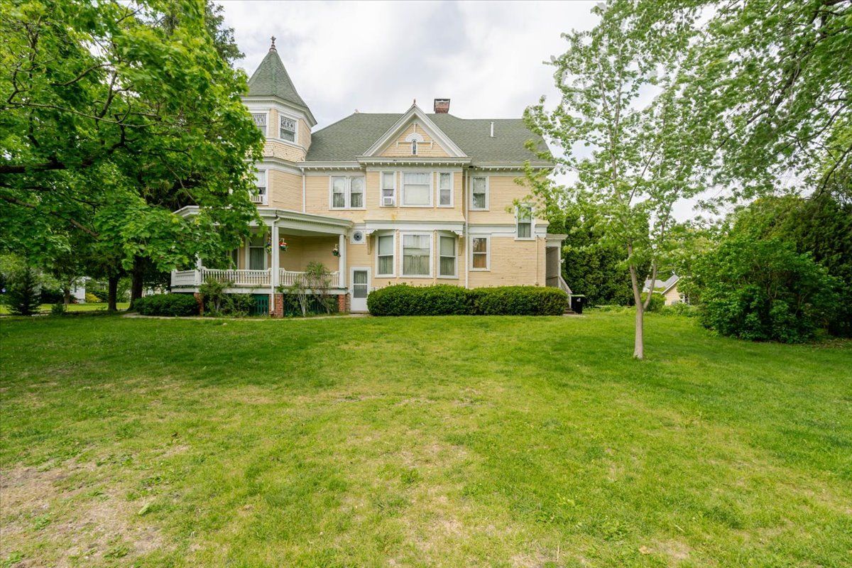425 Mason Street, Chenoa, IL 61726