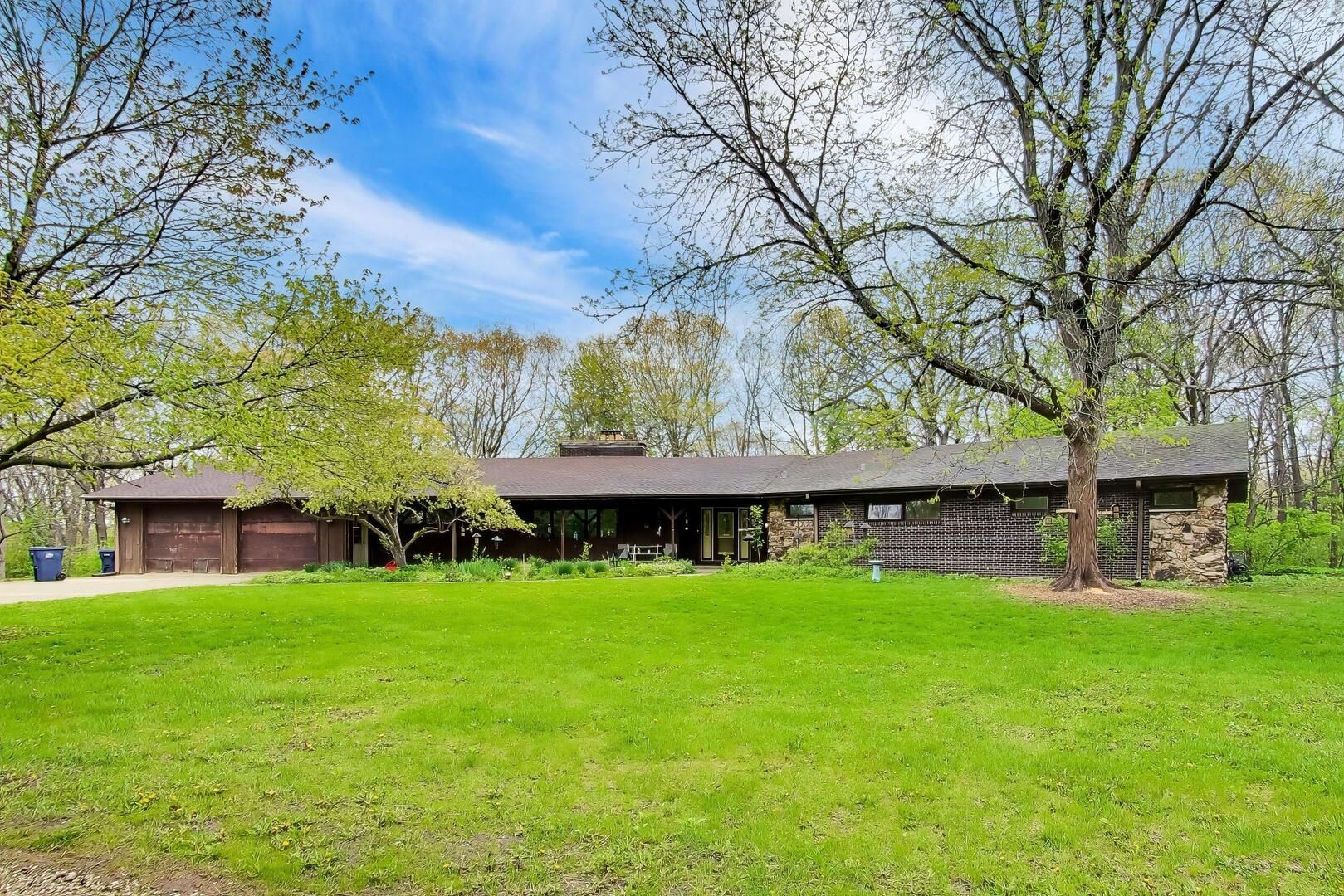 27125 N Williams Park Road — Wauconda, IL 60084