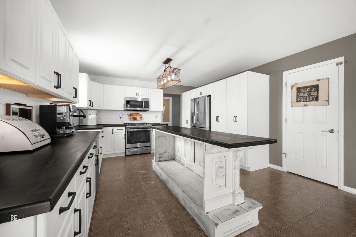 1028 LOUISE Lane, Peotone, IL 60468