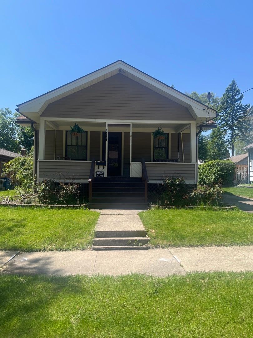 814 Iowa Avenue — Aurora, IL 60506
