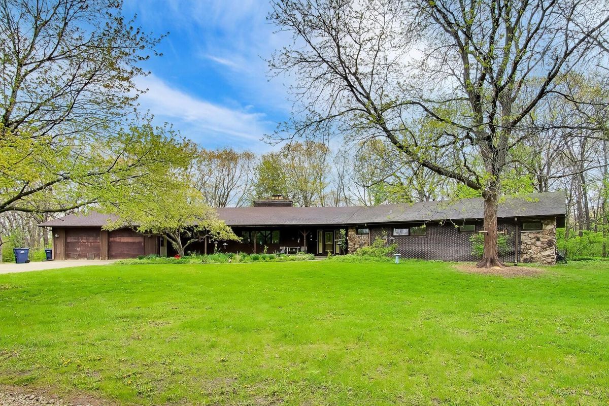 27125 Williams Park Road, Wauconda, IL 60084