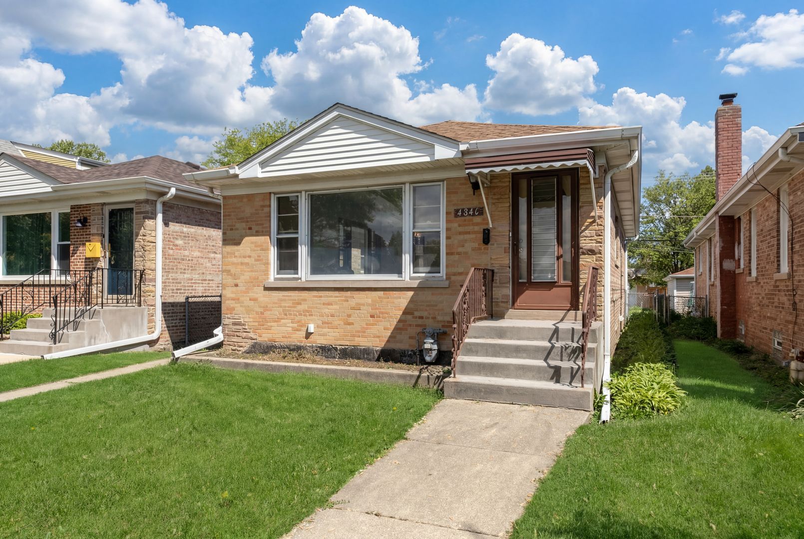 4846 W Foster Avenue — Chicago, IL 60630