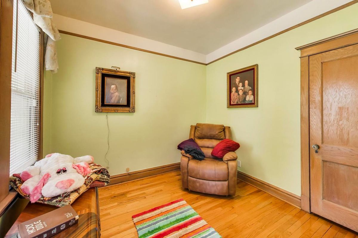 1331 Wesley Avenue, Berwyn, IL 60402