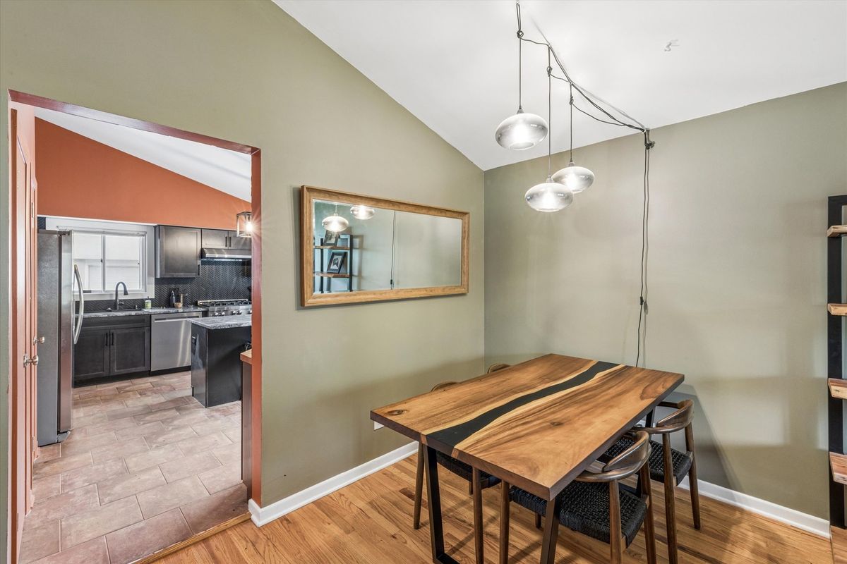 24 E Congress Street, Villa Park, IL 60181