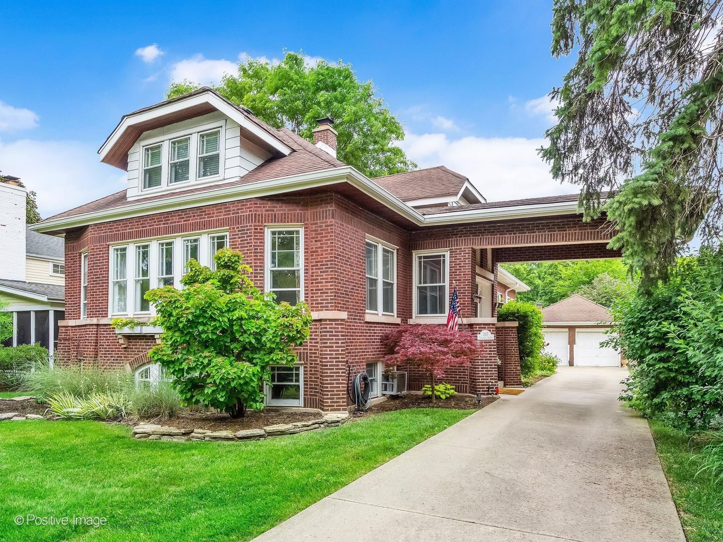 207 S Edgewood Avenue — La Grange, IL 60525