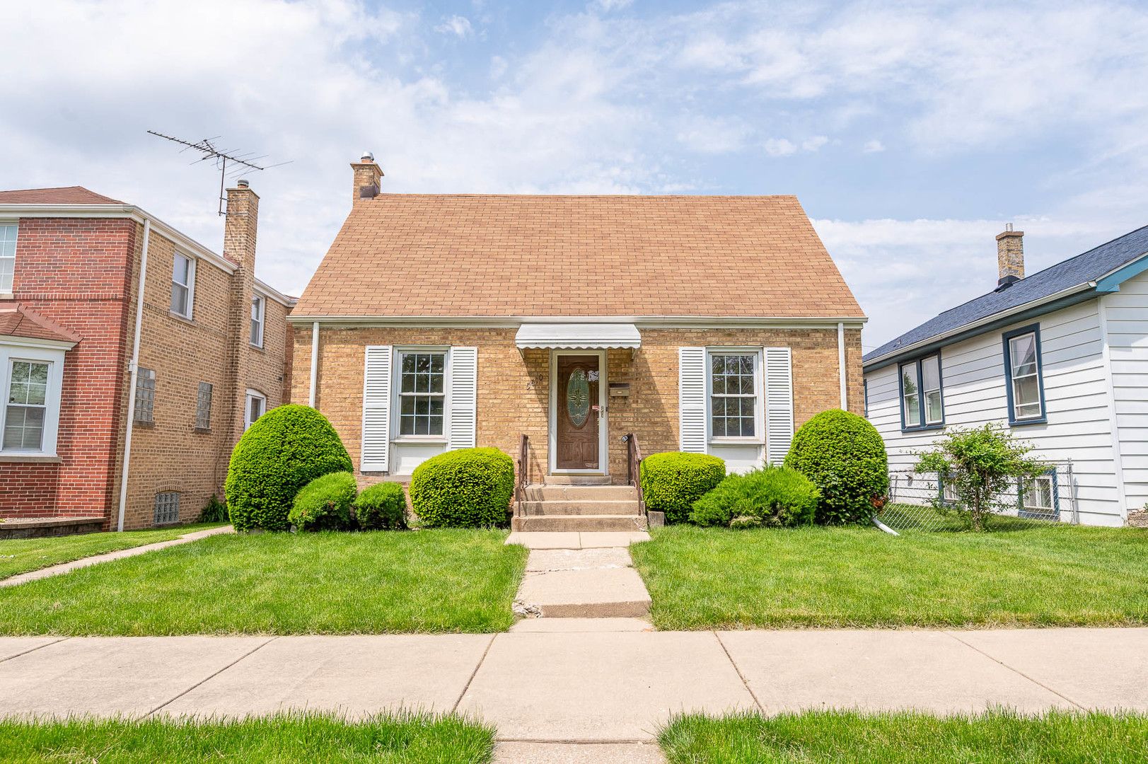 5610 N Ottawa Avenue — Chicago, IL 60631