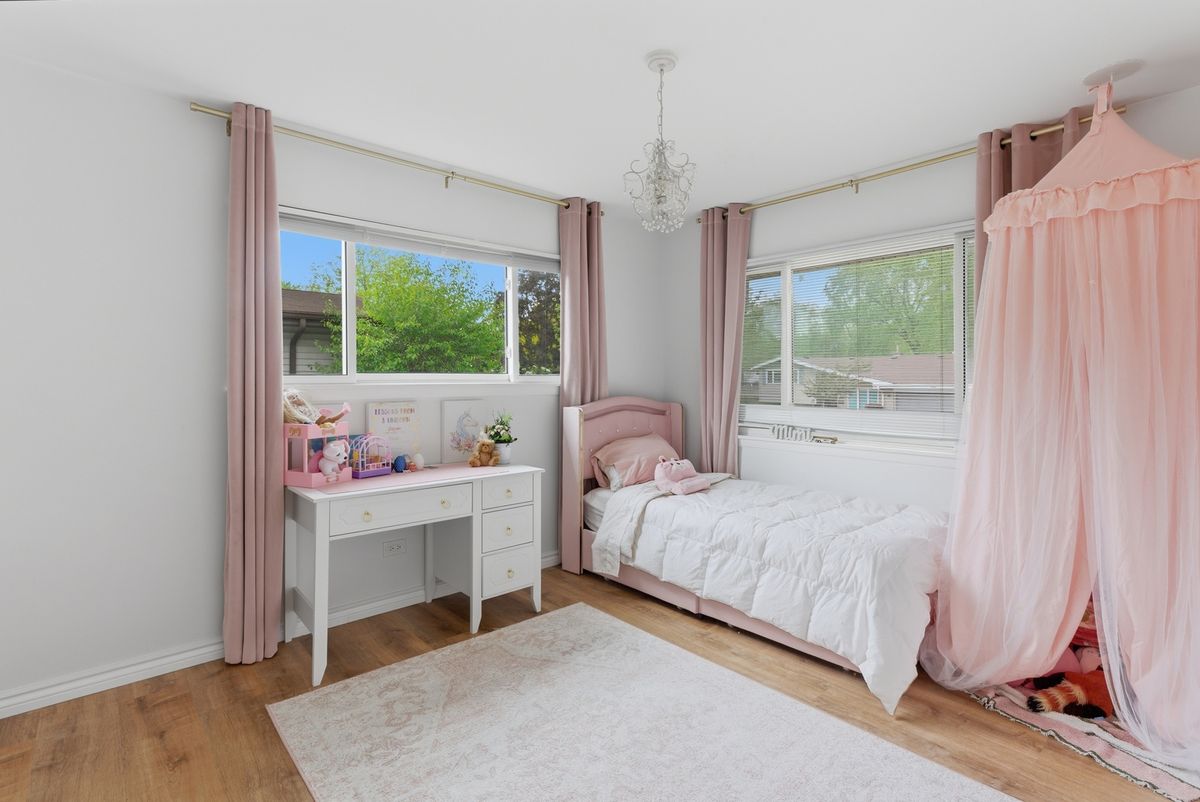 25 N Prindle Avenue, Arlington Heights, IL 60004