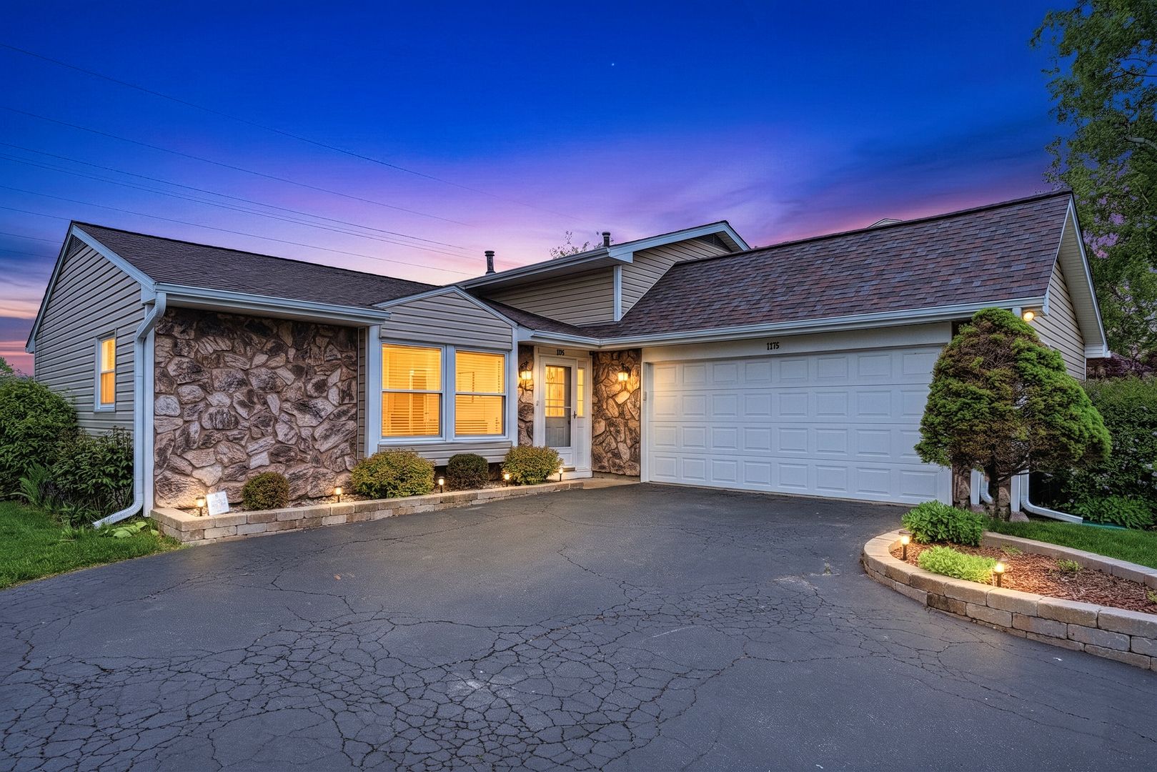 1375 Borden Drive — Elgin, IL 60120