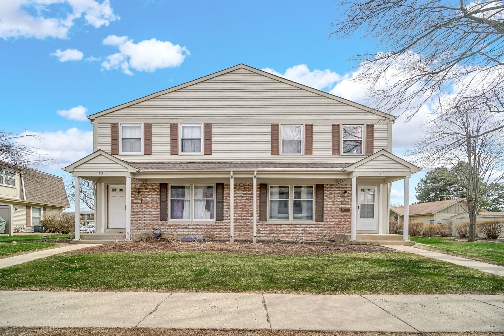 611 Kendall Court — Schaumburg, IL 60194