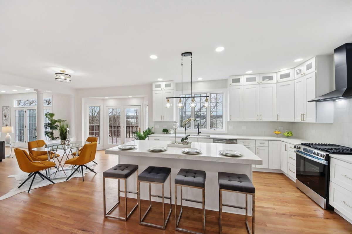 1022 Oakland Drive, Barrington, IL 60010