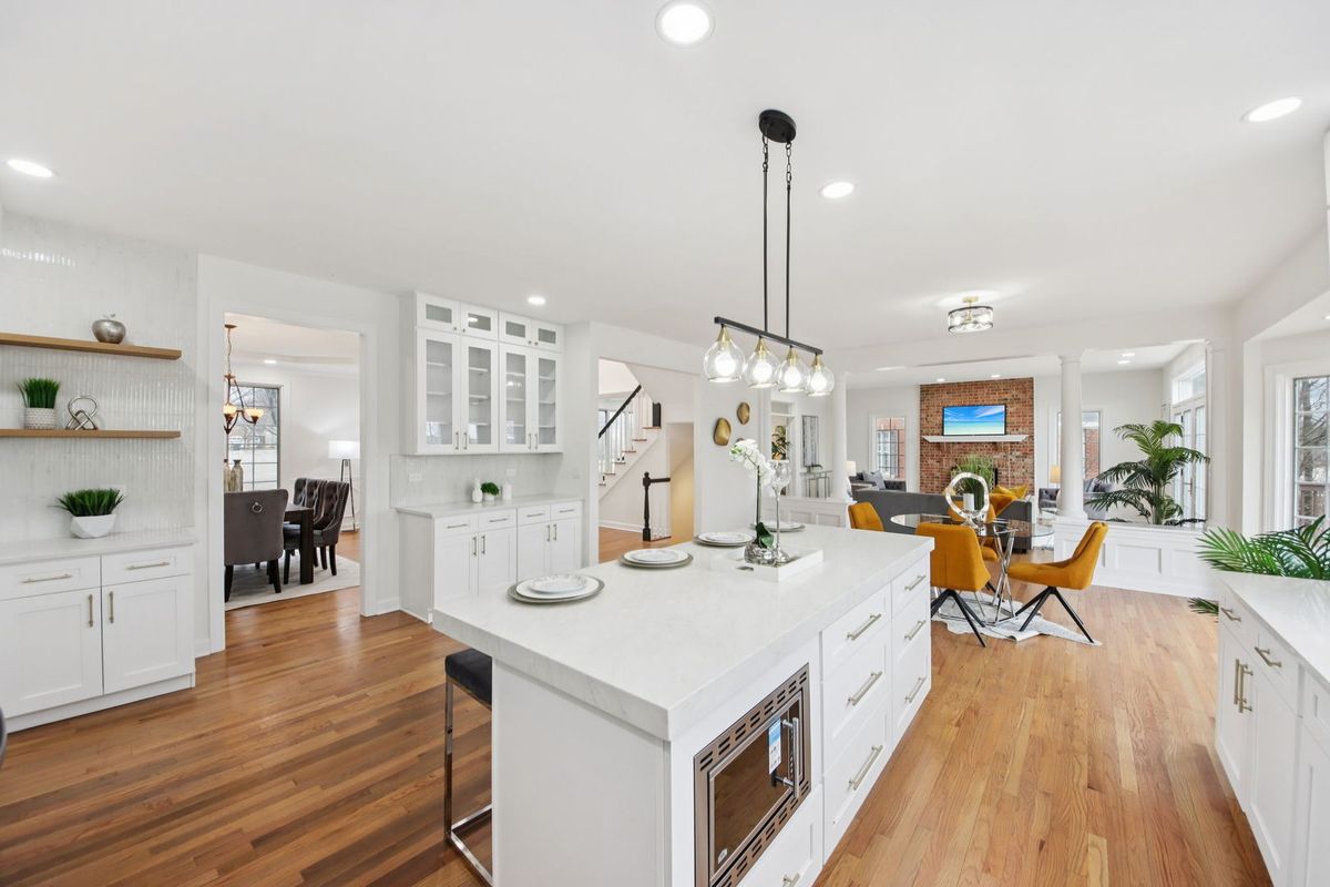 1022 Oakland Drive, Barrington, IL 60010