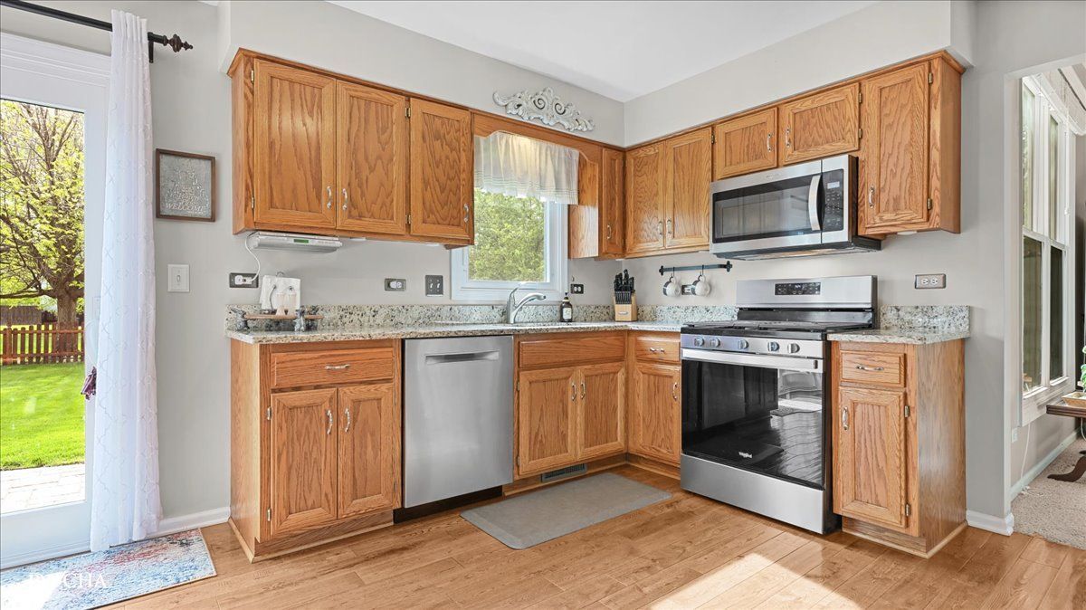 2220 Stonehaven Drive, Plainfield, IL 60586