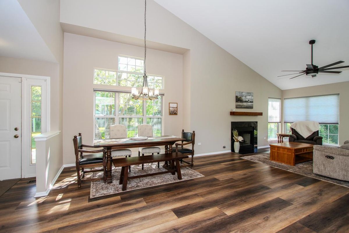 446 Cromwell Circle #1, Bartlett, IL 60103