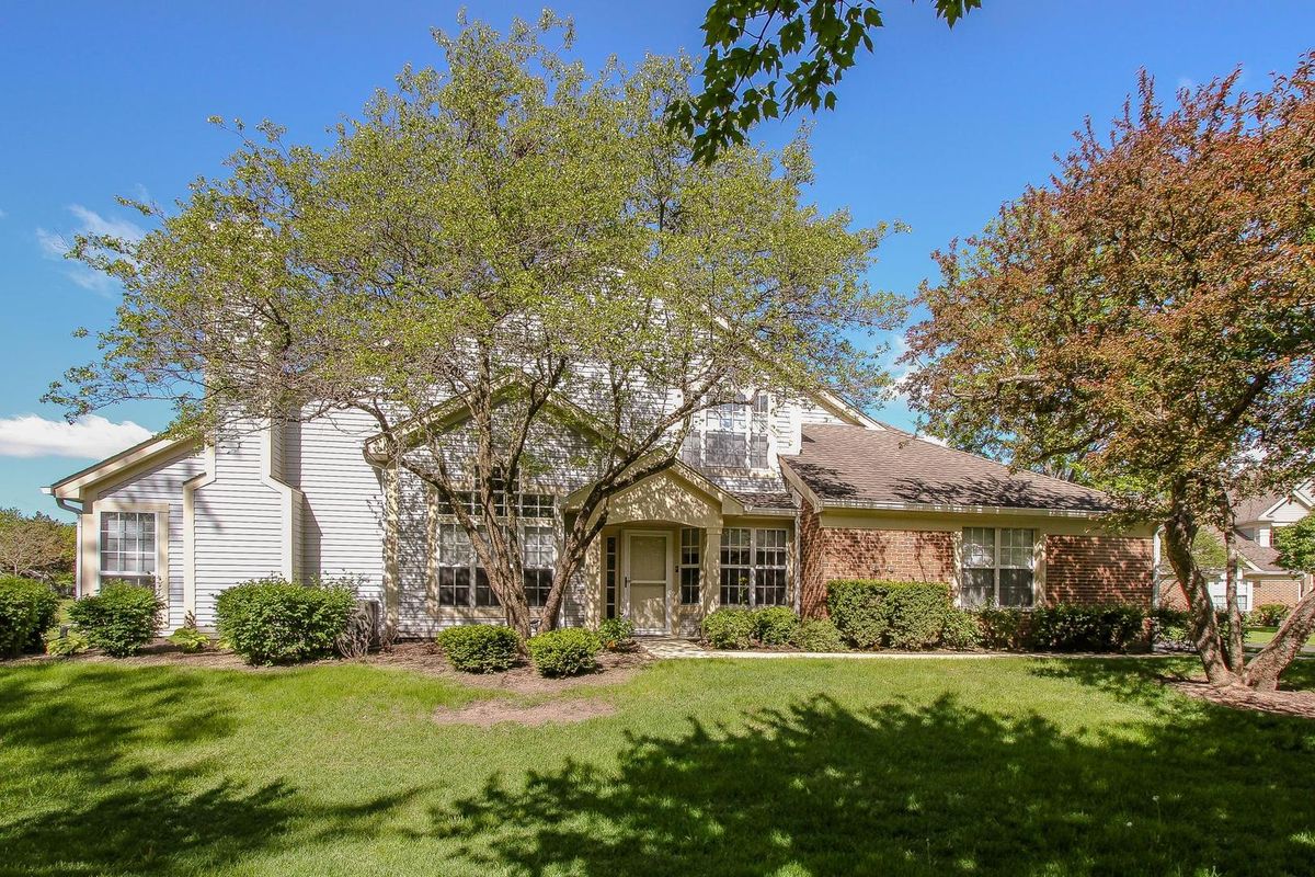 446 Cromwell Circle #1, Bartlett, IL 60103
