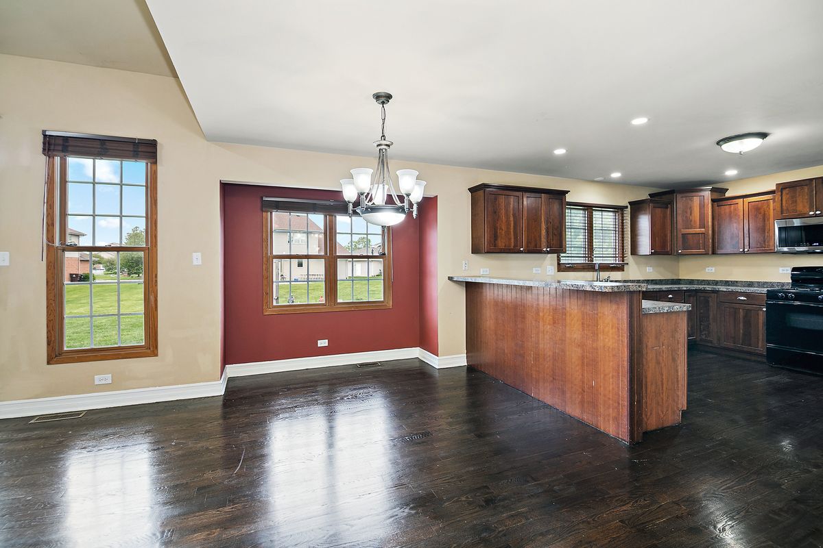 1123 Meadow Path, Manteno, IL 60950