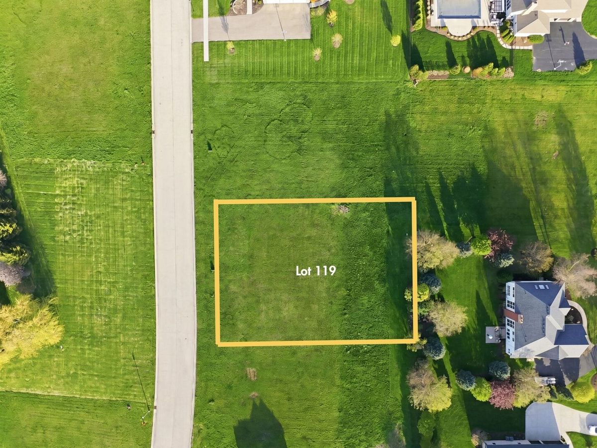 224 Whittemore Drive, Sycamore, IL 60178