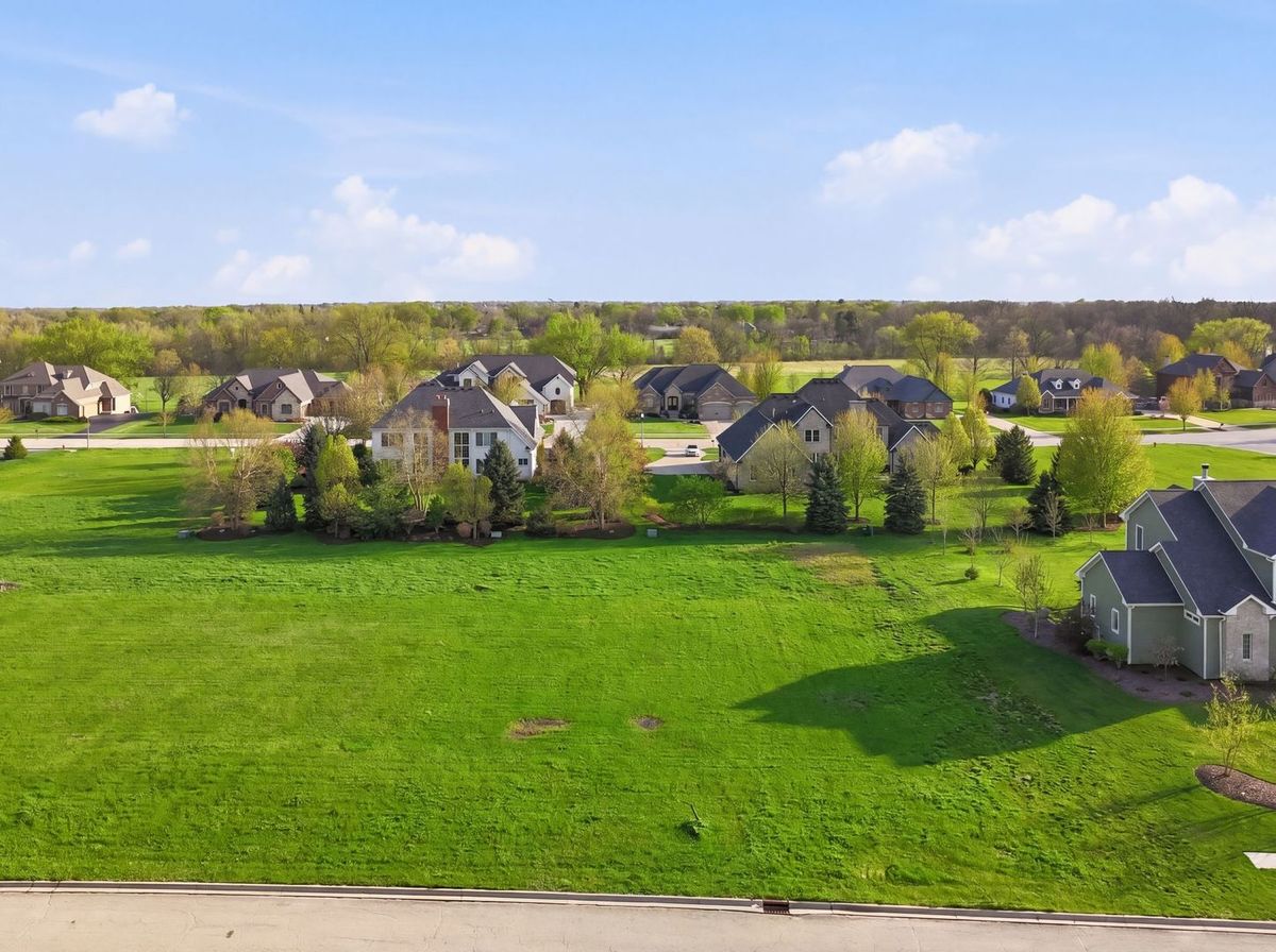 224 Whittemore Drive, Sycamore, IL 60178