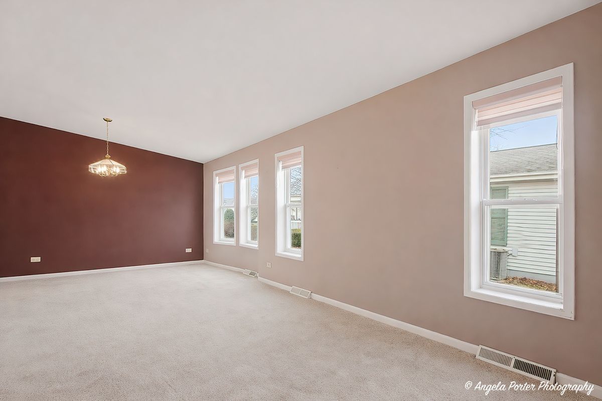 4 Hialeah Court, Grayslake, IL 60030