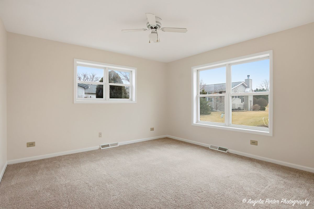 4 Hialeah Court, Grayslake, IL 60030