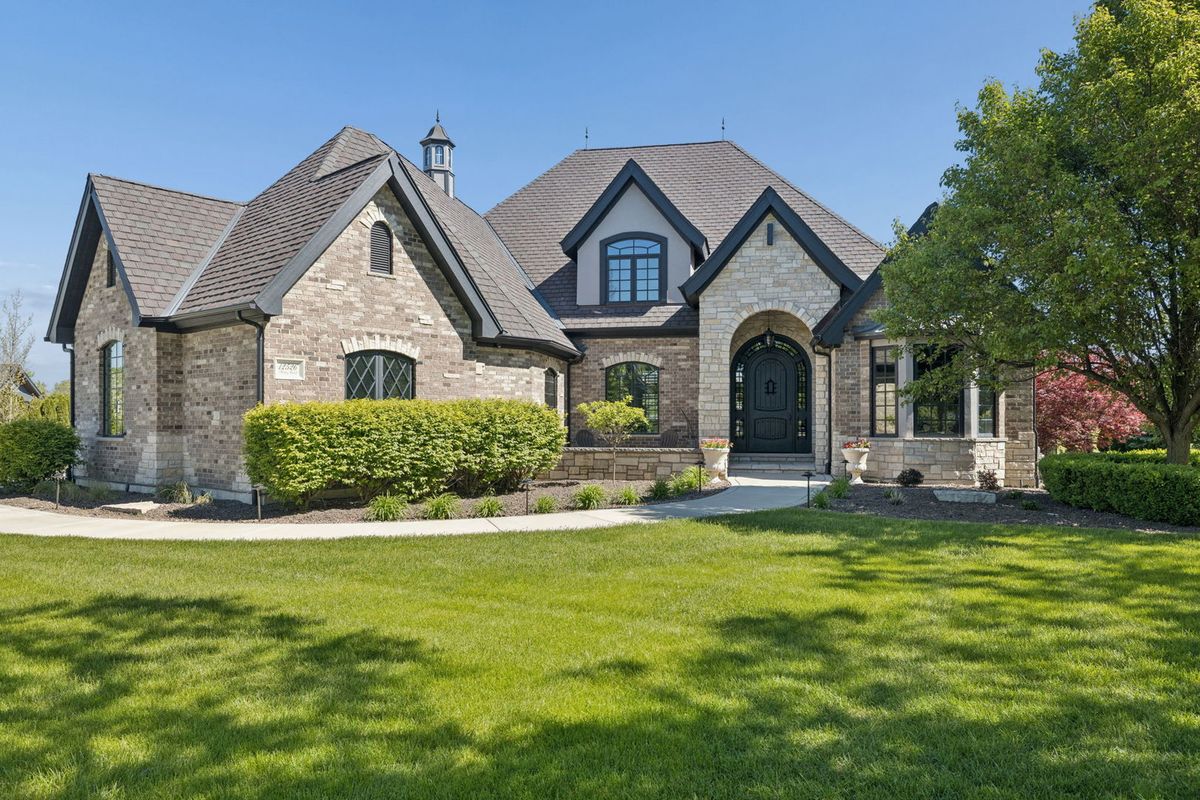 12526 Surrey Court, Mokena, IL 60448